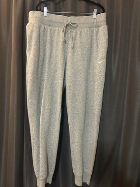 Nike Women's Light Gray Jogger Sweatpants